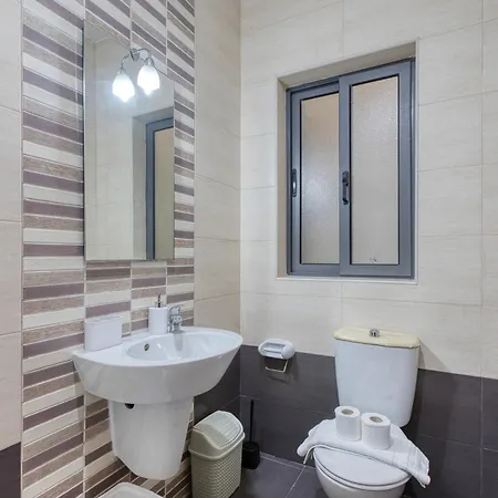 Spacious Maisonette With Terrace And Balconies, Marsaskala Appartement *
