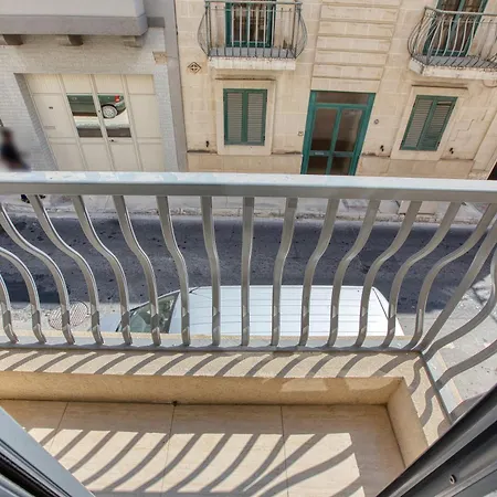 Spacious Maisonette With Terrace And Balconies, Marsaskala Апартаменты