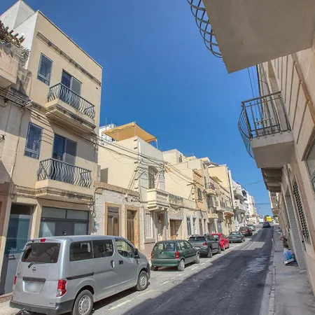 Spacious Maisonette With Terrace And Balconies, Marsaskala Апартаменты