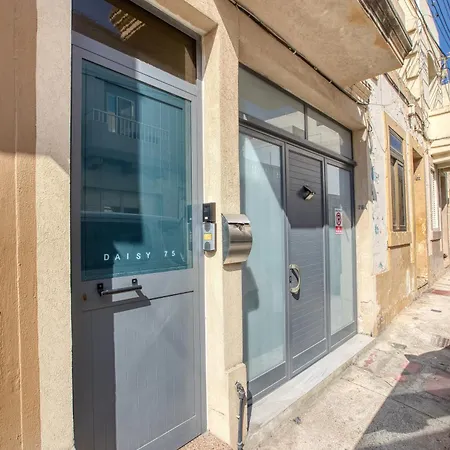 Spacious Maisonette With Terrace And Balconies, Marsaskala * Iz-Zlielaq